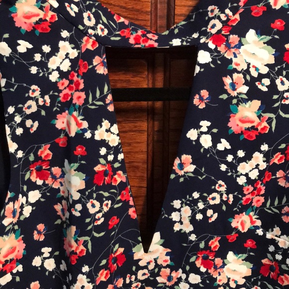 Floral Forever 21 Shift Dress - Picture 2 of 5